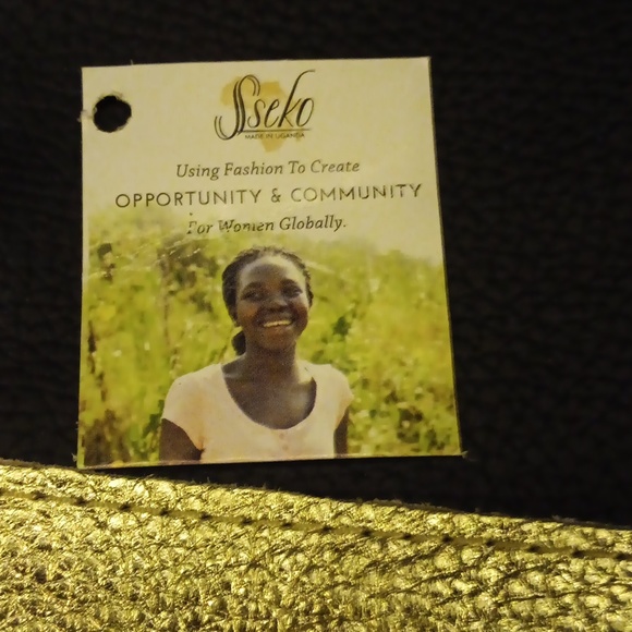 NWT SSEKO MOON CLUTCH BLACK AND GOLD MEDIUM - Picture 3 of 5